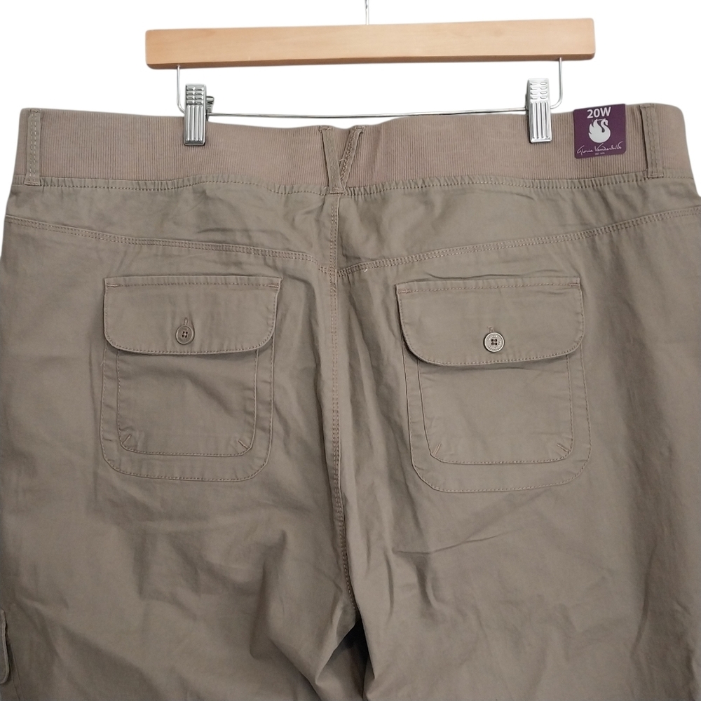 Gloria Vanderbilt Women's Plus Size 20 W Khaki Cargo NWT Causal Capris Pants - Picture 10 of 10